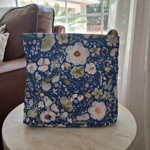 🌸Estee Lauder Blue Floral Spring Cosmetic Bag New🌸